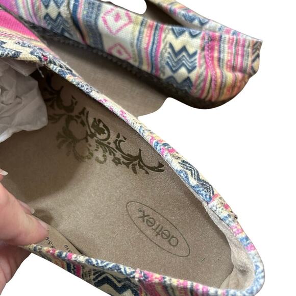 Aetrex Women's Kylie slip on shoe size 10.5-11 EU 42 Fabric Upper - Picture 2 of 9